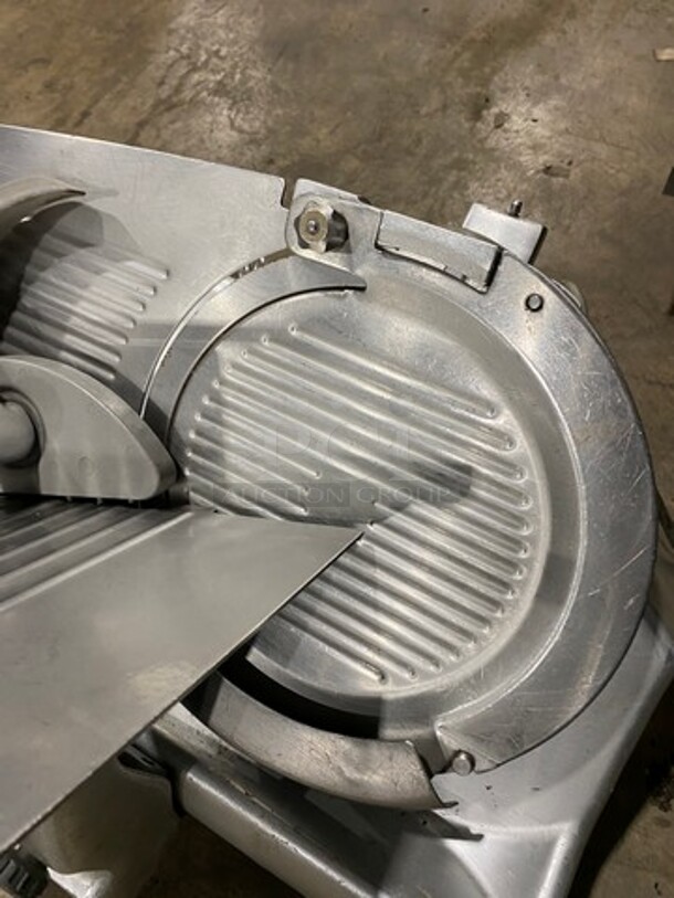 Hobart Commercial Countertop Deli/ Meat Slicer! All Stainless Steel! Model: 2812 SN: 561172365 120V 60HZ 1 Phase - Image 5 of 10