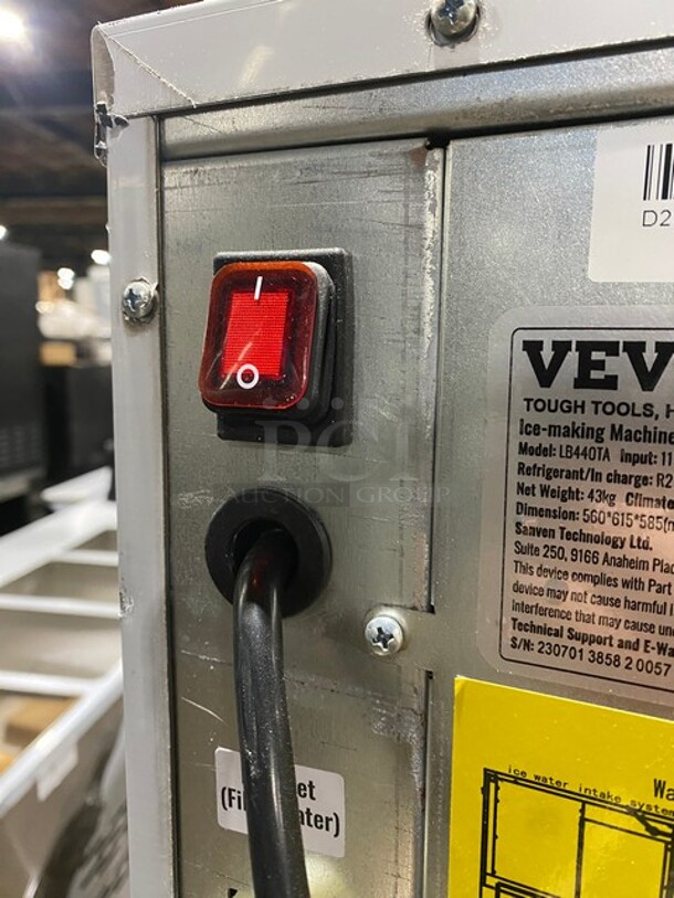 SWEET! LIKE NEW! Late Model 2023 Vevor Commercial Floor Style Ice-Making Machine! With Commercial Ice Bin Attached! All Stainless Steel! With Ice Scooper! On Legs! 115V! Model: LB440TA SN: D2371011972A040651! Working When Removed! - Image 10 of 10
