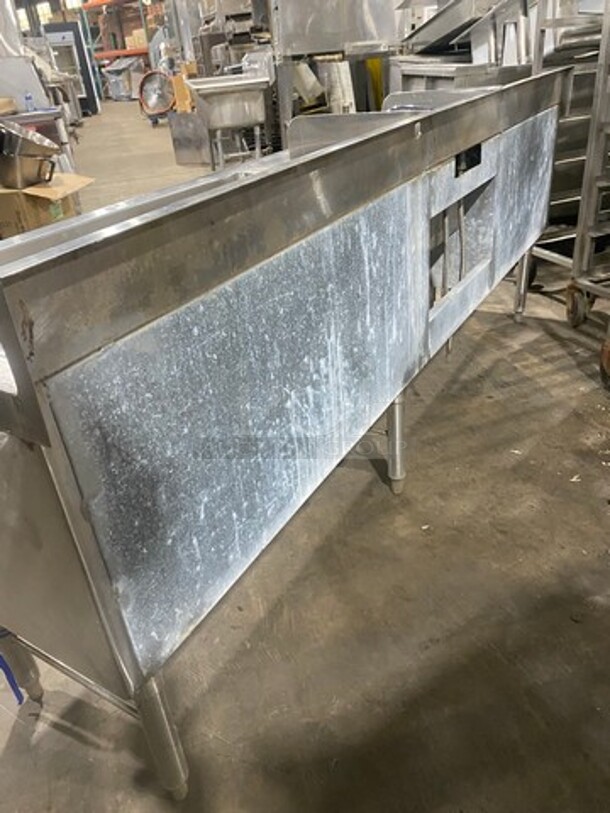 Commercial Undercounter Ice Bin/ Bartender Cocktail Station! With Built In Hand Sink! With Faucet And Handles! Sink Has Side Splashes! With Back Splash! All Stainless Steel! On Legs! - Image 4 of 9