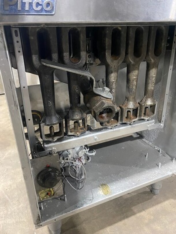 Pitco Frialator Commercial Natural Gas Powered Deep Fat Fryer! All Stainless Steel! On Legs! - Image 6 of 7