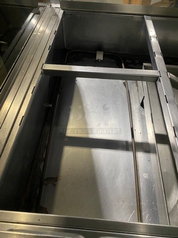 Henny Penny Commercial Countertop Electric Powered Heated Food Display Case Merchandiser! With Rear Access Sliding Doors! Stainless Steel Body! Model: HMR106 SN: HA0610047 120/208V 60HZ 1 Phase - Image 6 of 10