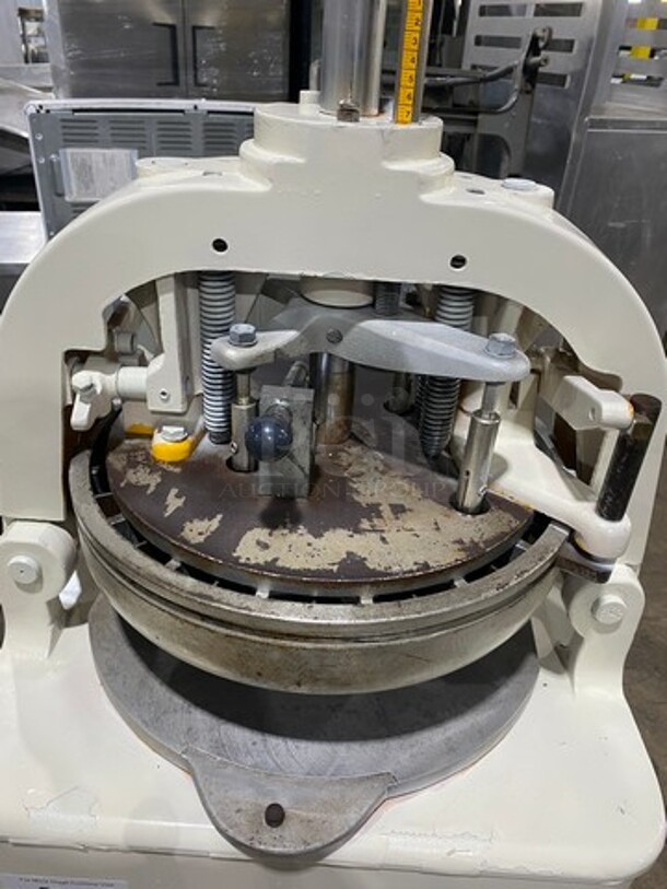 Jeremi Commercial Floor Style Heavy Duty Dough Divider! WORKING WHEN REMOVED! 220/380V - Image 4 of 9