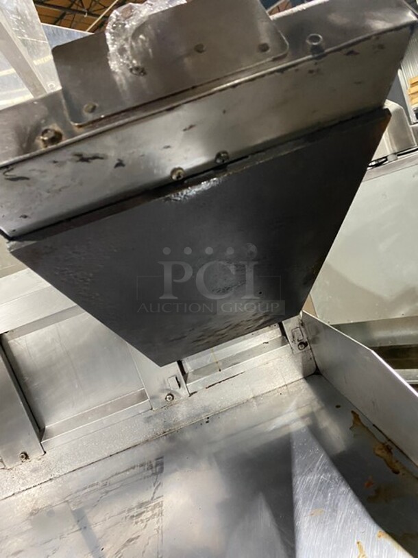WOW! Lang Commercial Countertop Natural Gas Powered Flat Top Griddle With Clamshell Flat Hood Press! With Thermostatic Controls! Built In Hood! With Back And Side Splashes! All Stainless Steel! Model: 236SCHENSH - Image 6 of 12