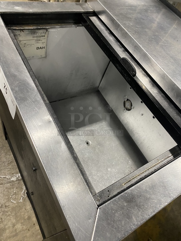 True Refrigerated 1 Top Sliding Door Beer Bottle Cooler! Model TD24-07 Serial 6527072! 115V 1 Phase!  - Image 5 of 7