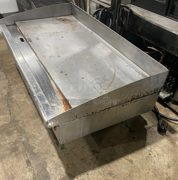 Star Max Commercial Countertop Electric Powered Flat Top Griddle! With Back And Side Splashes! All Stainless Steel! - Image 2 of 9