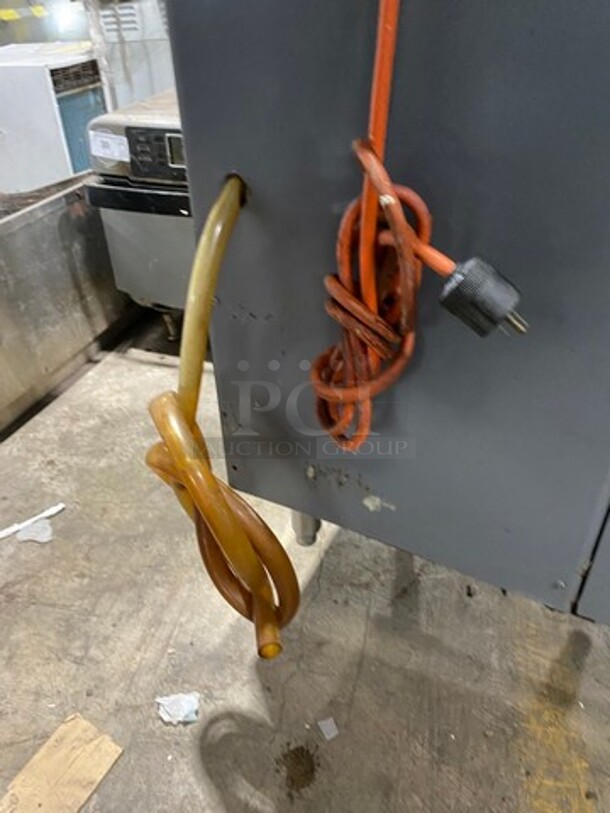 Perlick Commercial 4 Door Bar Back Cooler! With Poly Coated Racks! All Stainless Steel! On Legs! Model: C5065ESCUL SN: 406771 115V 60HZ 1 Phase - Image 11 of 11