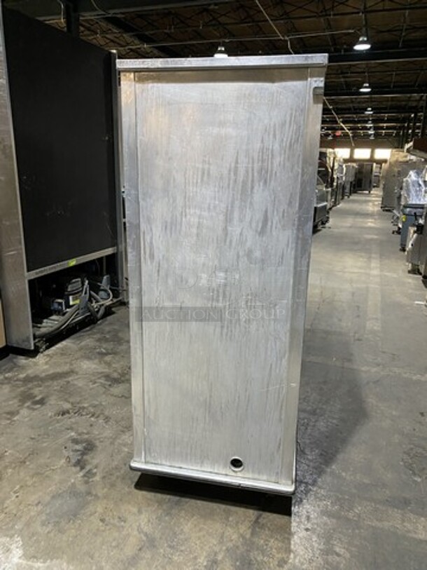 Seco Single Door Electric Powered Warming/Proofing Cabinet! On Casters! Model: VCHI-66R SN: 1901062! 115V 1 Phase! - Image 4 of 8