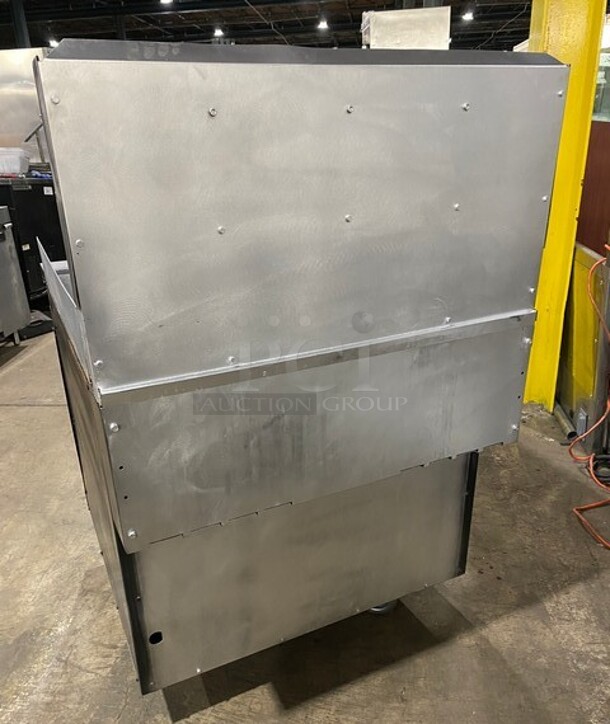 NICE! Vulcan Commercial Natural Gas Powered Flat Top Griddle! With Side/Back Splashes! With Oven Underneath! Stainless Steel! On Casters! - Image 4 of 9