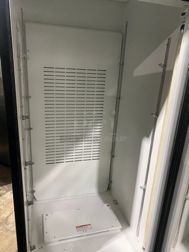 Carrier Commercial Single Door Reach In Refrigerator Merchandiser! With View Through Door! With Poly Coated Racks! Model: MC750 SN: 3807X11276 120V 60HZ 1 Phase - Image 5 of 9