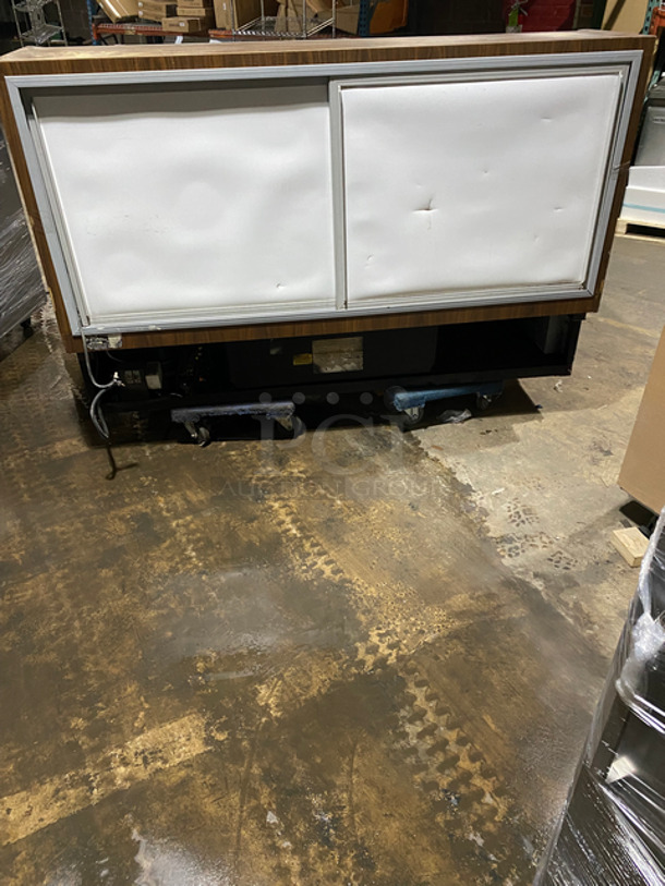 NICE! Spartan Commercial Refrigerated Bakery Showcase Merchandiser! With Curved Front Glass! With Sliding Back Door Access! With Poly Coated Racks! Model: 57RO - Image 4 of 9