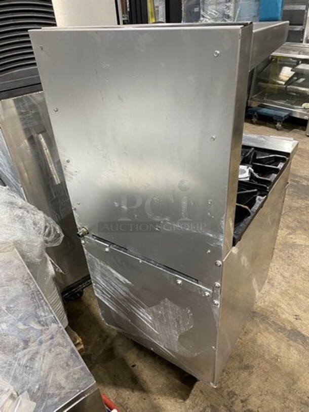 Nice! LATE MODEL! Sierra Commercial Natural Gas Powered 4 Burner Stove! With Raised Back Splash And Salamander Shelf! With Oven Underneath! All Stainless Steel! On Legs! - Image 4 of 11