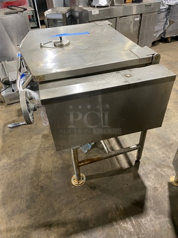 Southbend Commercial Electric Powered Tilt Skillet/Braising Pan! All Stainless Steel! On Legs! Model: BECT30 208V 60HZ 3 Phase - Image 3 of 9