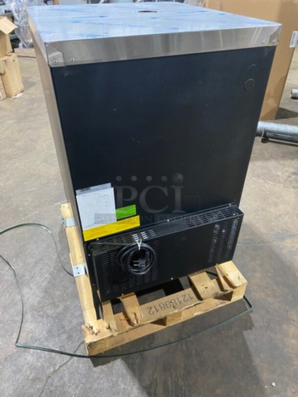 SCRATCH-N-DENT! LATE MODEL! 2019 Micro Matic Commercial Refrigerated Beer Kegerator Cooler! NO TOWER! Model: MDD23E SN: 8101681686 220V 60HZ 1 Phase - Image 5 of 11