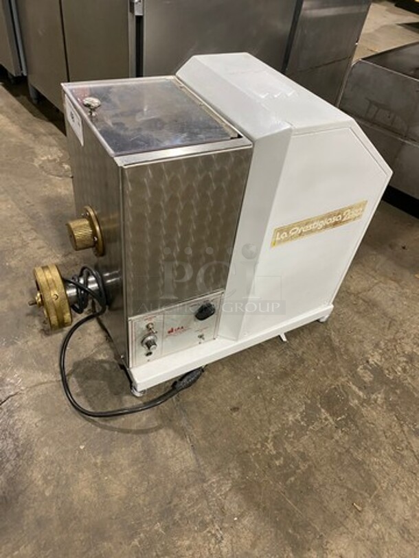 La Prestigiosa Commercial Countertop Pasta Molder! Model: 2000! - Image 2 of 8