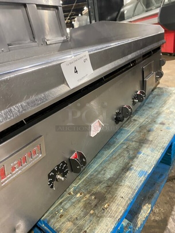AWESOME! Lang Commercial Countertop Natural Gas Powered Mirror Shine Flat Top Griddle! With Thermostatic Controls! Built In Hood! With Back And Side Splashes! All Stainless Steel! On Legs! MODEL 248SCHENSH - Image 6 of 9