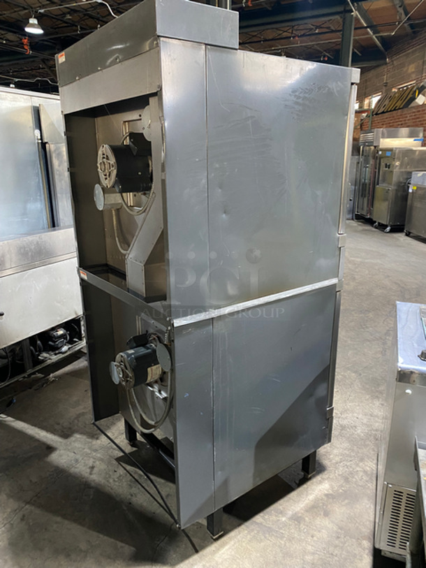 Vulcan Commercial Double Deck Natural Gas Powered Convection Oven! With View Through Doors! Metal Oven Racks! All Stainless Steel! On Legs! 2x Your Bid Makes One Unit! Model: SG22T SN: 481110235115V 60HZ 1 Phase - Image 4 of 9