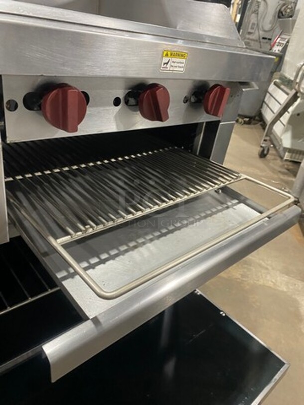 Sweet! LATE MODEL! Vulcan Commercial Natural Gas Powered 6 Burner Stove! With Right Side Flat Griddle & Cheese Melter Combo! Griddle Has Side Splashes! With Raised Back Splash! With 2 Oven Underneath! All Stainless Steel! Working When Removed! - Image 11 of 12