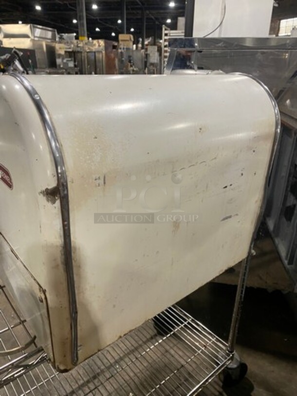 Berkel Commercial Countertop Bread Loaf Slicer! WORKING WHEN REMOVED! Model: MB7/16 SN: 508MB491 115V 60HZ 1 Phase - Image 4 of 8