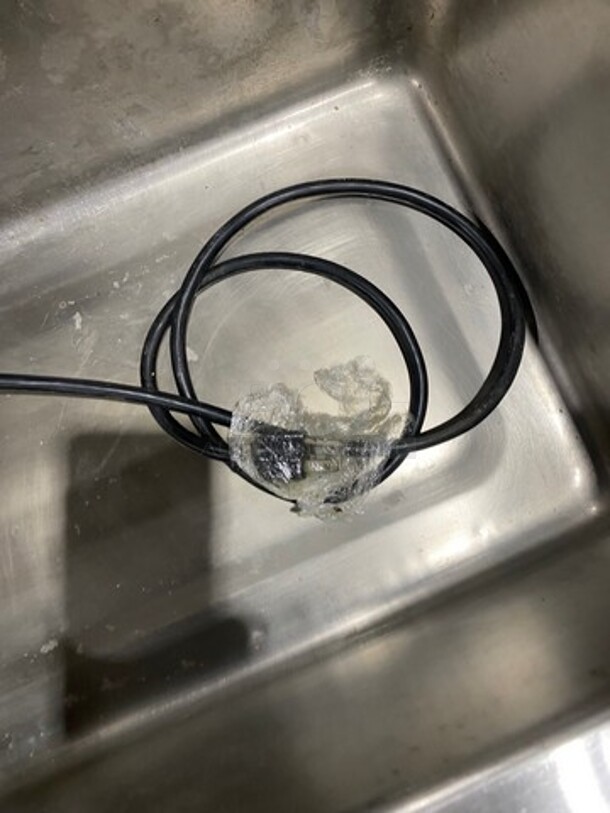 APW Wyott Commercial Countertop Single Well Food Warmer! All Stainless Steel! Model: W3V SN: 0106D05531 120 60HZ 1 Phase - Image 8 of 8