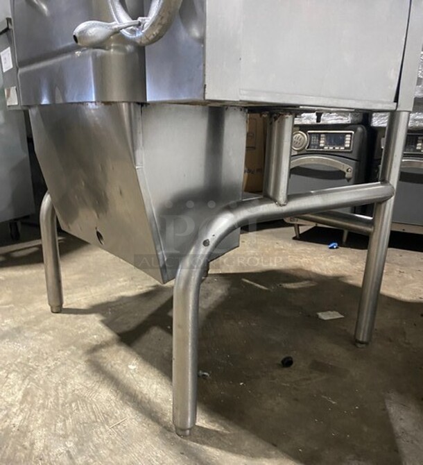 Groen Commercial Natural Gas Powered Skillet/Braising Pan! All Stainless Steel! On Legs! - Image 7 of 11