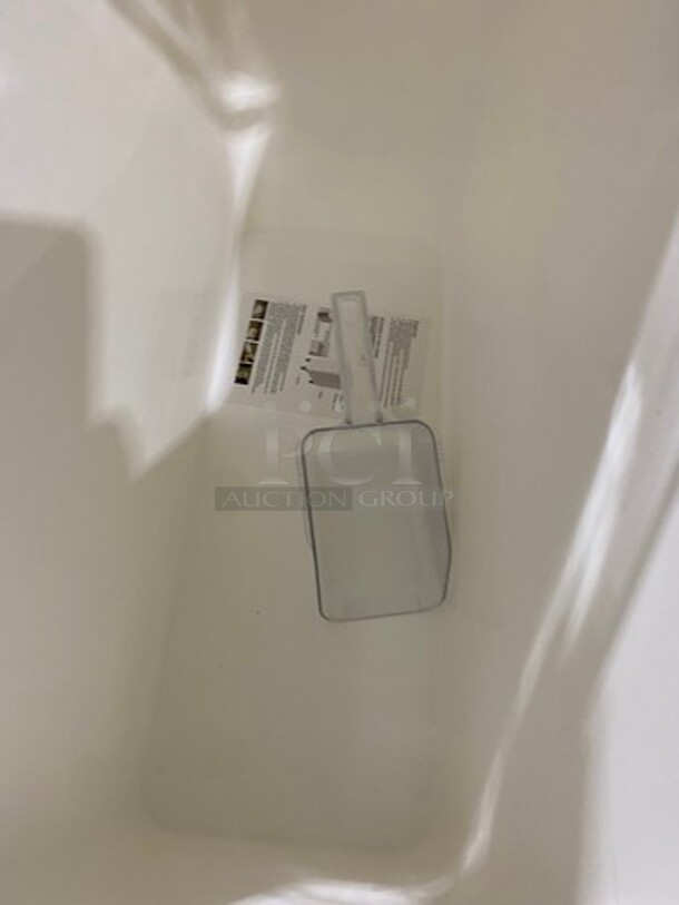 NEW! NEVER USED! Winco White Poly Ingredient Bin! With Clear Lid! On Casters! Model: IB21 - Image 6 of 7