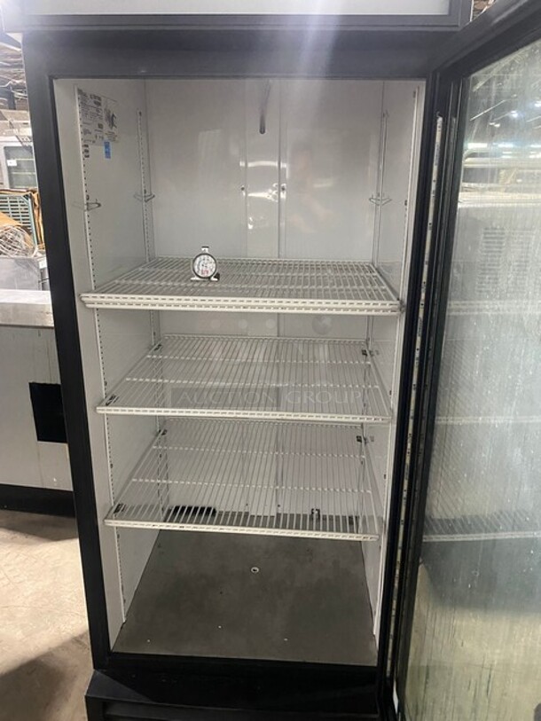 True Commercial Single Door Reach In Refrigerator Merchandiser! With View Through Door! Model: GDM26 SN:7697956 115V 1PH - Image 6 of 9