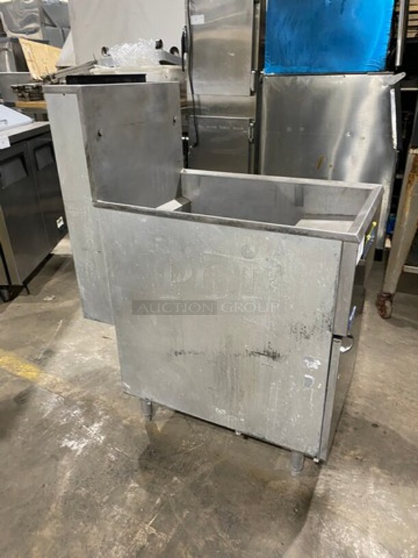 Pitco Commercial Natural Gas Powered 5 Burner Deep Fat Fryer! With Back Splashes!  All Stainless Steel! On Legs! - Image 2 of 7