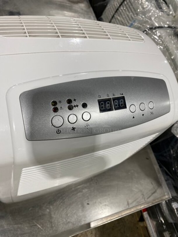 NEW! OUT OF THE BOX! SCRATCH-N-DENT! Whynter 70 Pint Portable Dehumidifier Unit! With Built In Pump! Model: RPD702WP 115V - Image 8 of 9