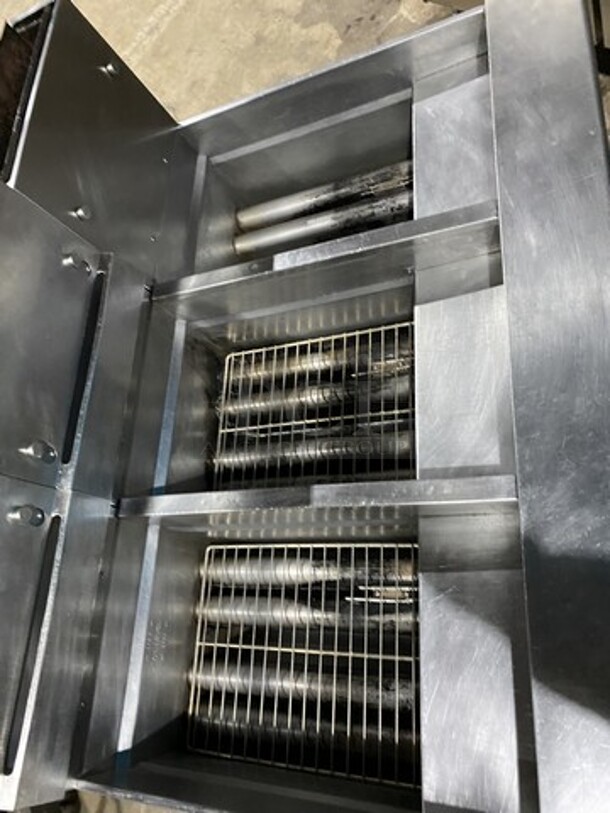 Wow! Pitco Soltice Supreme Natural Gas Powered 3 Bay Deep Fat Fryer! With Digital Control Board! With Oil Filter System! Model SS1460 Serial G13L0061464! With Night Covers! On Casters!  - Image 6 of 12