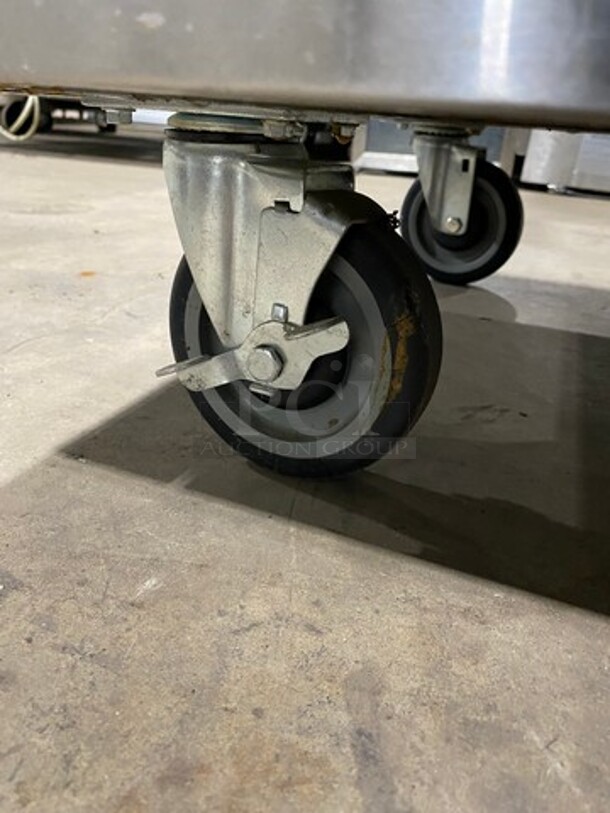 LATE MODEL! 2019 Asber Commercial Natural Gas Powered 6 Burner Stove! With Raised Back Splash And Salamander Shelf! With Oven Underneath! Metal Oven Rack! All Stainless Steel! On Casters! WORKING WHEN REMOVED! - Image 9 of 11