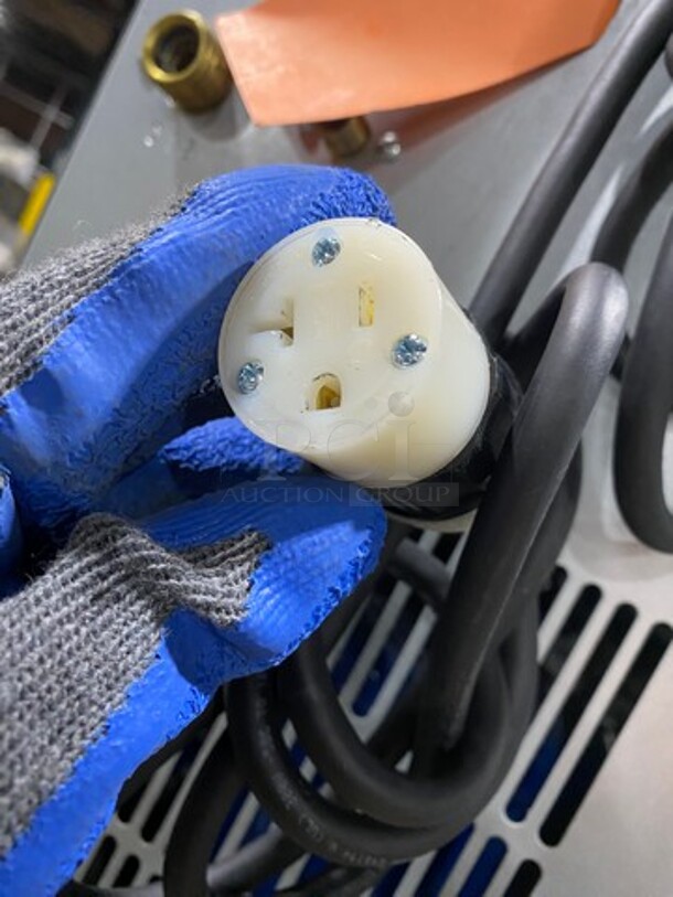 Hoshizaki Commercial Ice Maker Machine! With Commercial Ice Bin! All Stainless Steel! On Legs! Model: KML700MRJ SN: K00963C 115V 60HZ 1 Phase, Model: B500PF SN: G50530F - Image 8 of 8