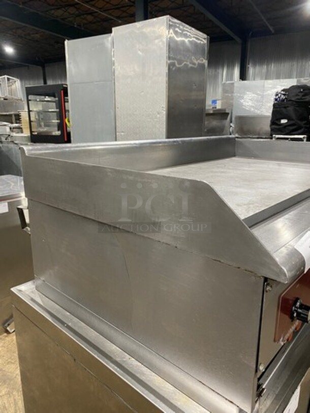 Southbend Commercial Countertop Natural Gas Powered Flat Top Griddle! With Back And Side Splashes! All Stainless Steel! - Image 2 of 9