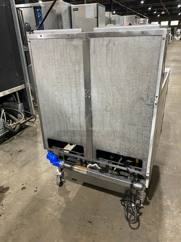 Pitco Frialator Commercial Natural Gas Powered 2 Bay Deep Fat Fryer! With 4 Brand New Frying Baskets! With Oil Filter! All Stainless Steel! On Casters! Model: SSH55 SN: G14BD009400 - Image 3 of 11