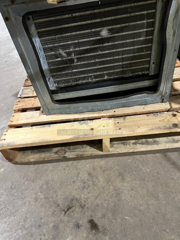 WOW! Bally Commercial 8x8 Walk In Cooler! With Floor! With Compressor And Blower! - Image 6 of 12