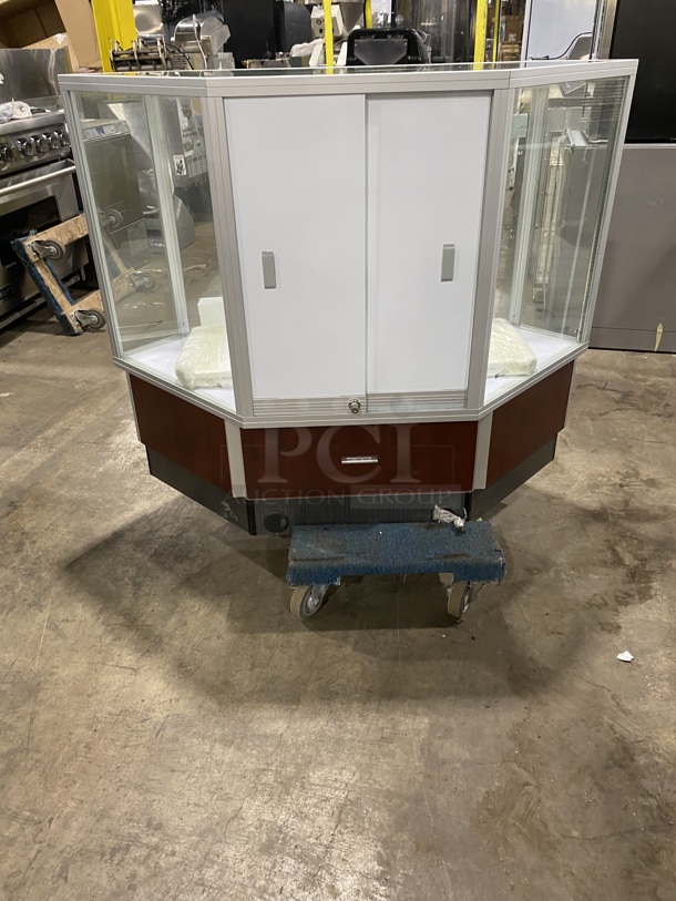 Display Concepts Metal Commercial Floor Style Display Case Merchandiser! - Image 3 of 6