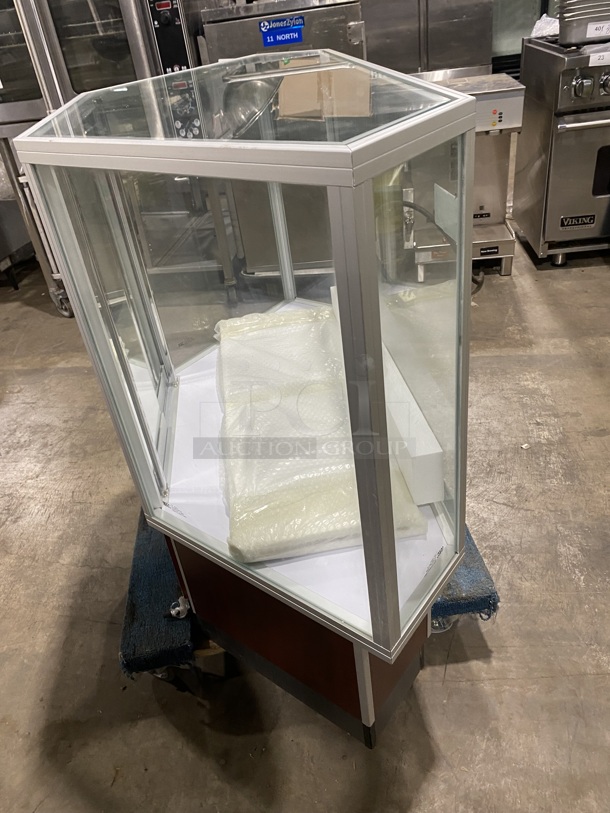 Display Concepts Metal Commercial Floor Style Display Case Merchandiser! - Image 4 of 6