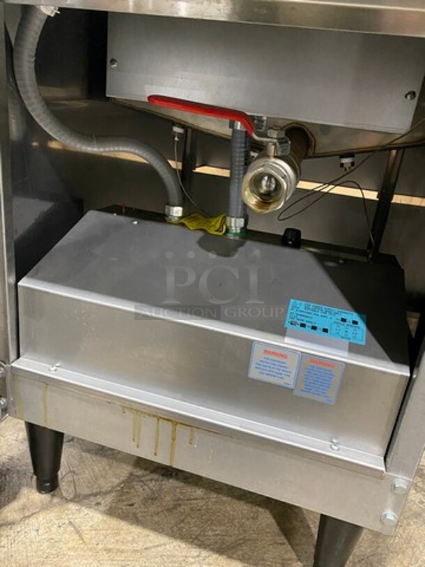 WOW! Cecilware Commercial Electric Powered Deep Fat Fryer! With 2 Metal Frying Baskets! All Stainless Steel! On Legs! 415V 60HZ 3 Phase - Image 7 of 10