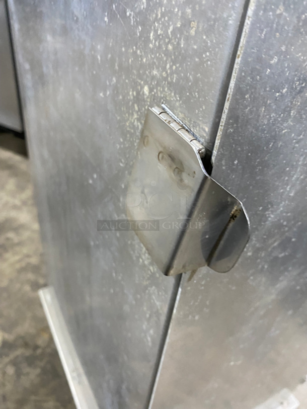 Lockwood Commercial Single Door Enclosed Pan Transport Rack! Solid Stainless Steel! On Legs! Model: CA60RR25 - Image 7 of 7