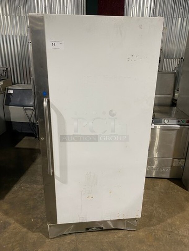 Arctic Air Commercial Single Door Up Right Freezer! Model: F22CW9 SN: WB02214377 115V