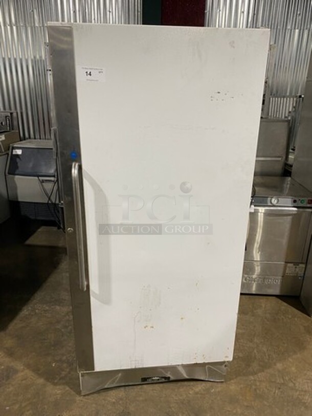 Arctic Air Commercial Single Door Up Right Freezer! Model: F22CW9 SN: WB02214377 115V - Image 1 of 8