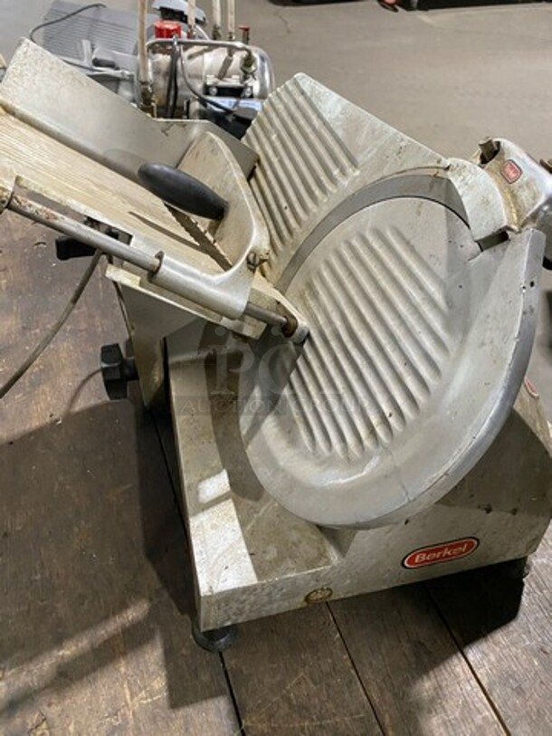 Commercial Countertop Deli/ Meat Slicer! All Stainless Steel! Model: 827 SN: 9775000305614 115V 60HZ 1 Phase - Image 3 of 8