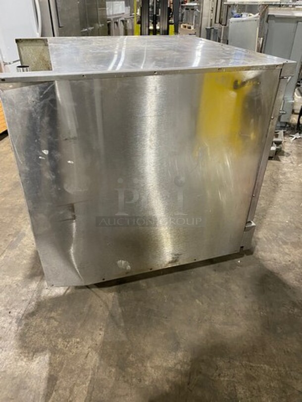 Imperial Commerical Natural Gas Powered Convection Oven! With View Through Door! Metal Oven Racks! All Stainless Steel! With Legs On Casters! - Image 4 of 12