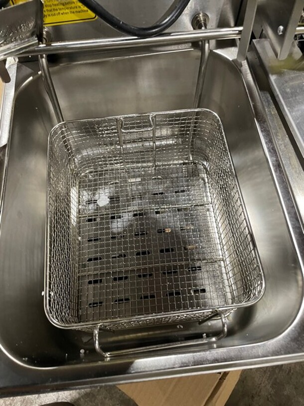 Brand New In The Box! USR Counter Top 2 Bay Electric Powered Deep Fat Fryer! Model D5000  110V 60hz! - Image 7 of 9
