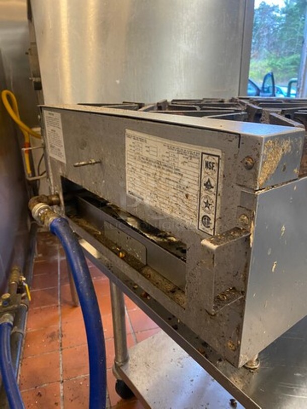 Southbend Commercial Countertop Natural Gas Powered 4 Burner Range! All Stainless Steel! On Small Legs! WORKING WHEN REMOVED! Model: HD024 SN: 18F90287 - Image 4 of 9