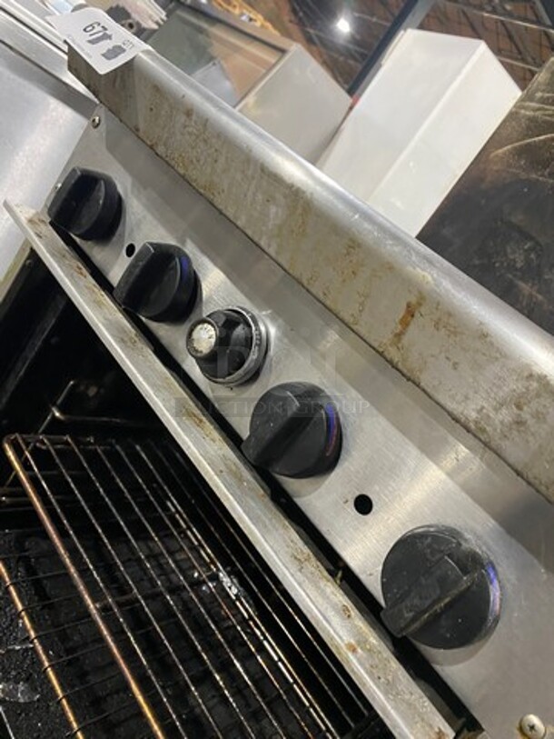 LATE MODEL! Tristar Commercial Natural Gas Powered 4 Burner Stove! With Raised Back Splash And Bakers Pride Salamander! With Full Size Oven Underneath! All Stainless Steel! On Casters! WORKING WHEN REMOVED! Model: TSR4 SN: 990441107015 - Image 9 of 11