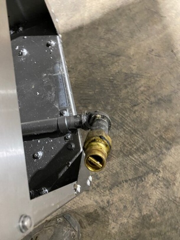 Atosa Commercial Natural Gas Powered Deep Fat Fryer! With Backsplash! With 2 Metal Frying Baskets! All Stainless Steel! On Legs! Model: ATFS40 - Image 9 of 9