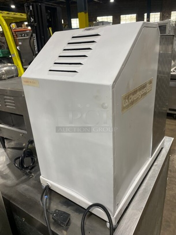 La Prestigiosa Commercial Countertop Pasta Molder! Model: 2000 - Image 4 of 9