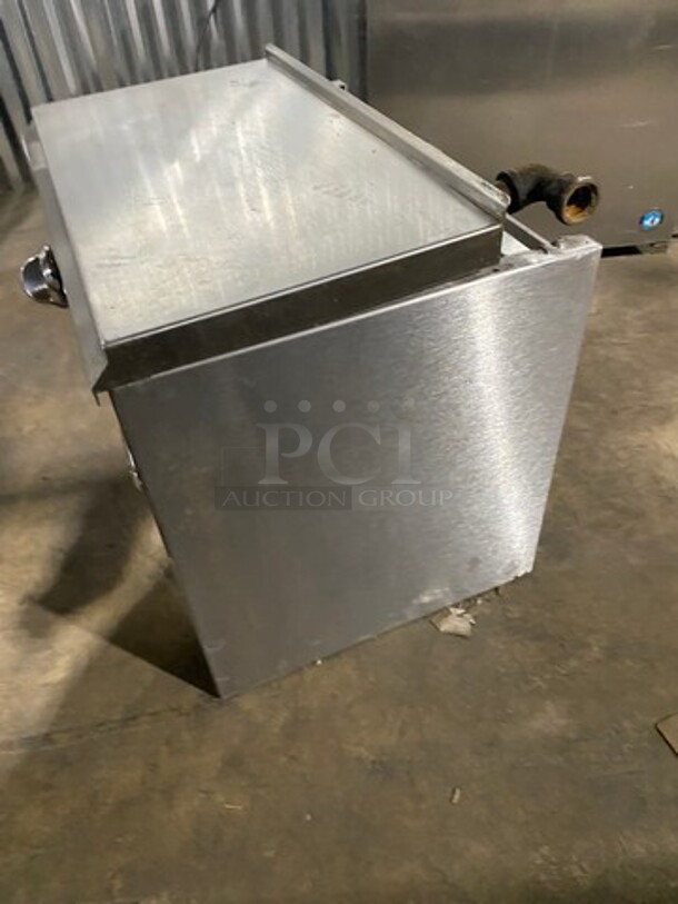 Jade Commercial Countertop Natural Gas Powered Cheese Melter! All Stainless Steel! - Image 2 of 7