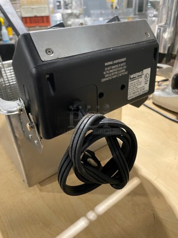 NICE! Waring Commercial Countertop Electric Powered Deep Fat Fryer! With Metal Frying Baskets! All Stainless Steel! Model: WDF75RC 120V - Image 4 of 9