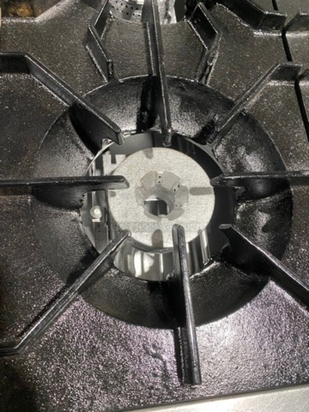 Montague Commercial Natural Gas Powered 4 Burner Stove! With Raised Back Splash And Salamander Shelf! With Oven Underneath! All Stainless Steel! On Legs! - Image 6 of 10